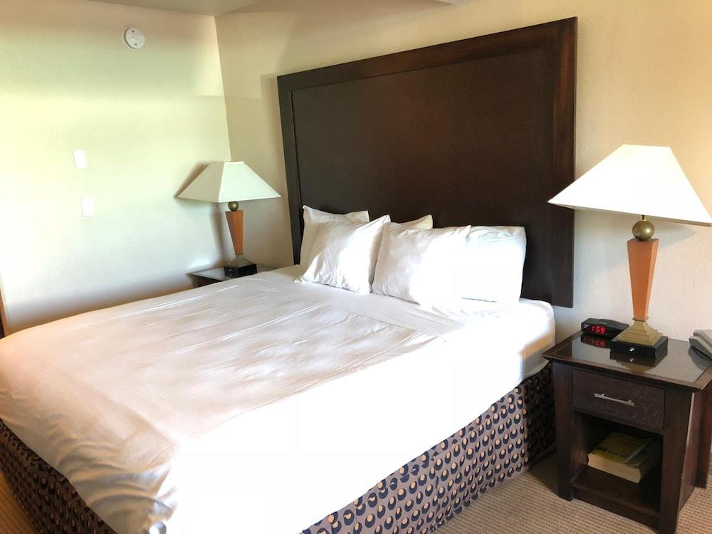 District Hotel by OYO Portland Convention Center photo 3