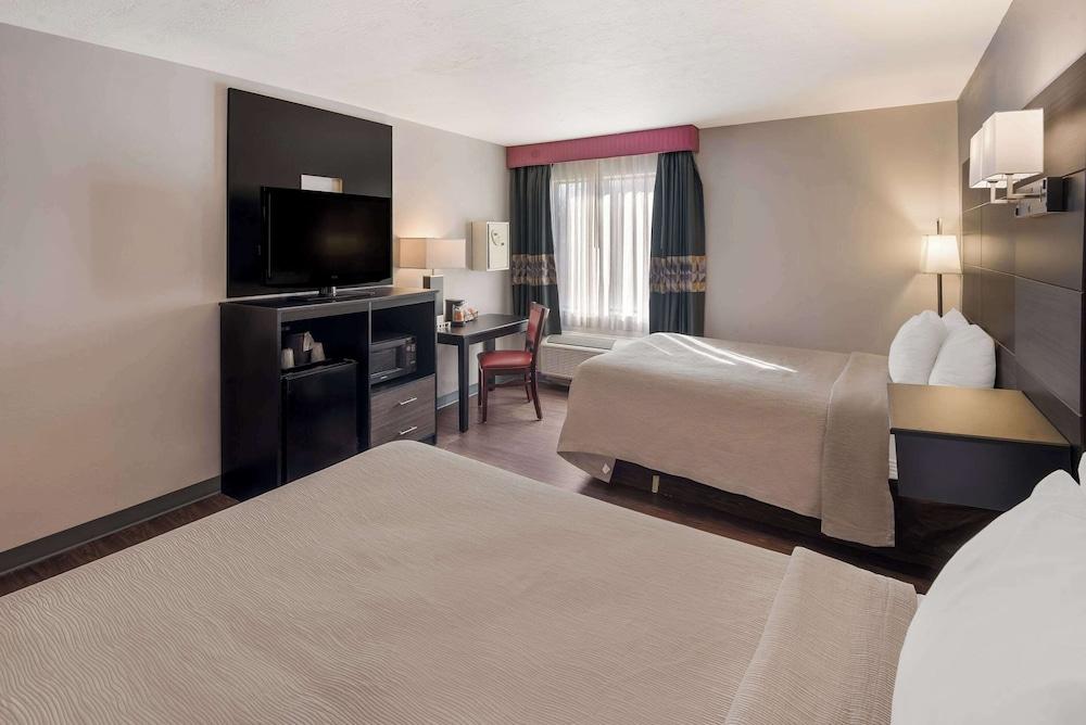 Quality inn & Suites Cincinnati I-275 photo 16