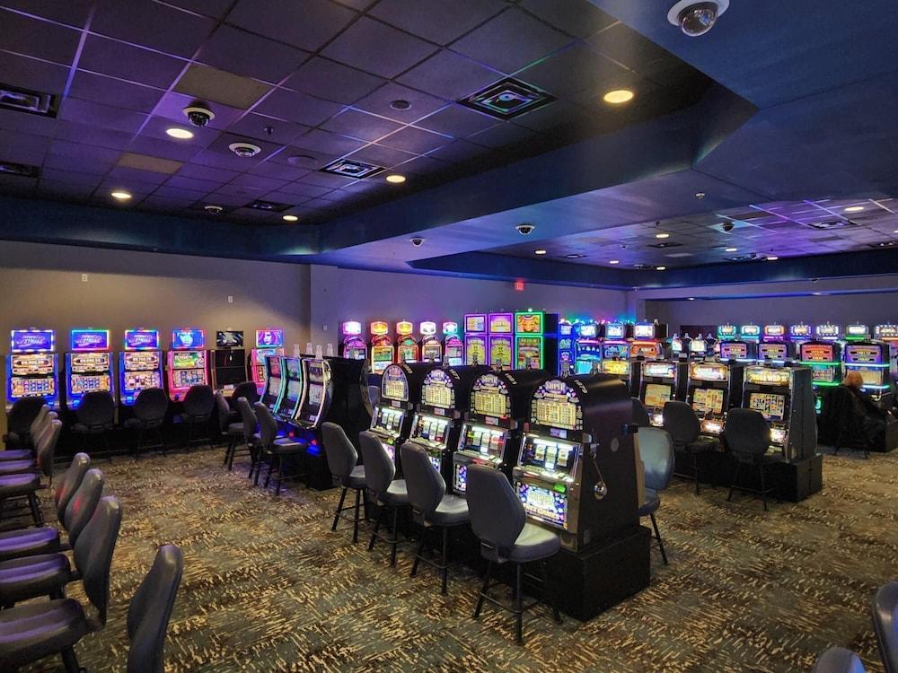 Wild Rose Casino & Hotel Emmetsburg photo 2
