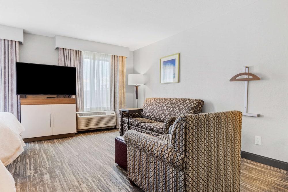 Hampton Inn & Suites Colorado Springs/Air Force Academy photo 43