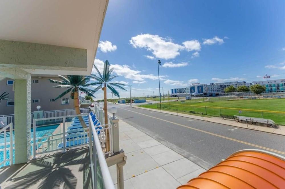 Crystal Beach Motor Inn photo 41