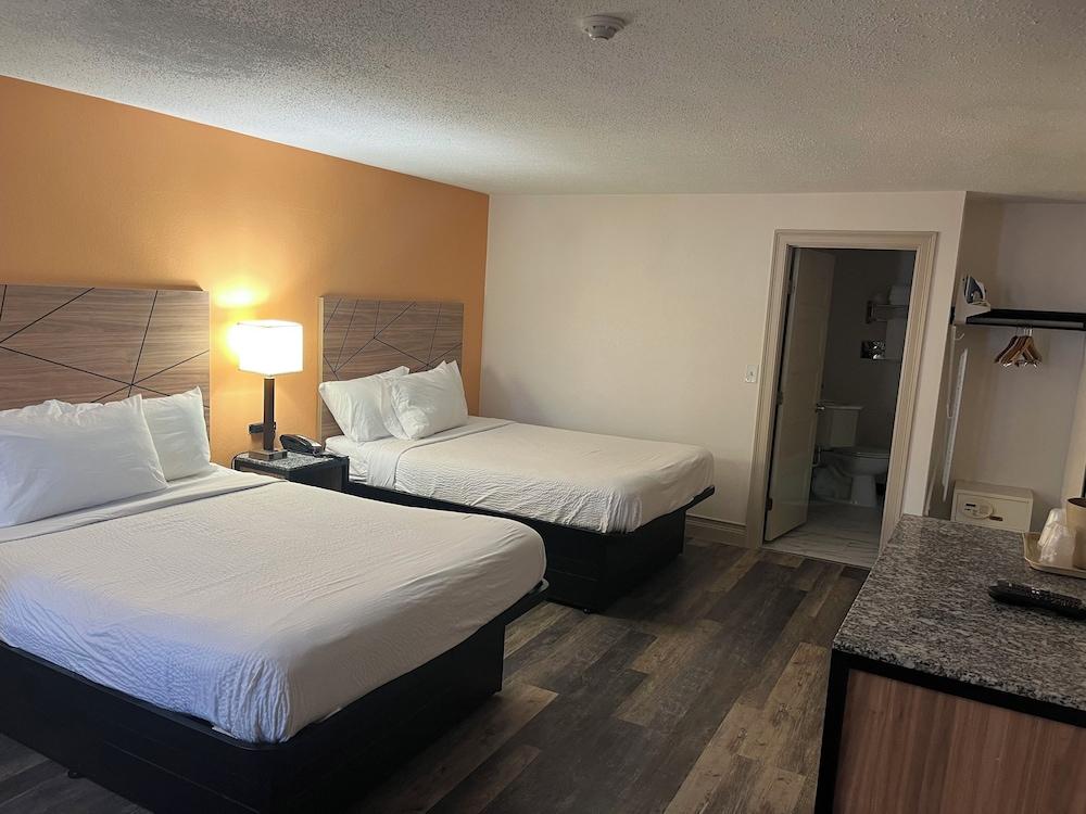 Howard Johnson by Wyndham Malden Boston Area photo 11