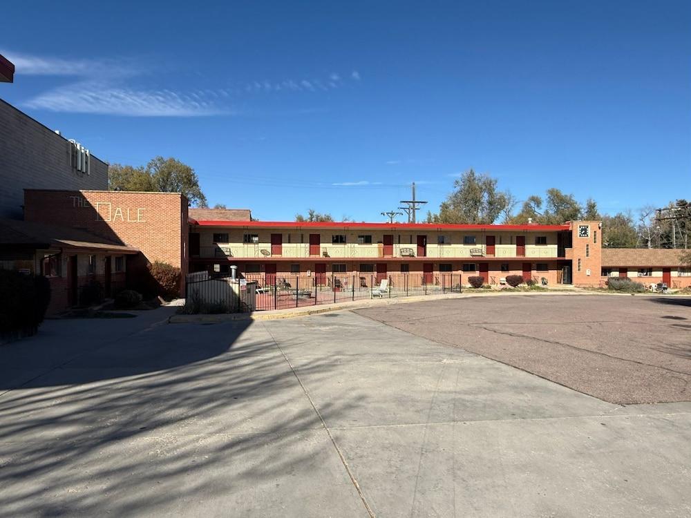 Springs Inn by Capital O I 25 photo 11