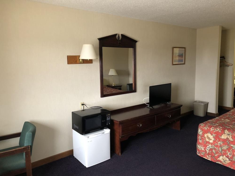 Denison Inn & Suites photo 26
