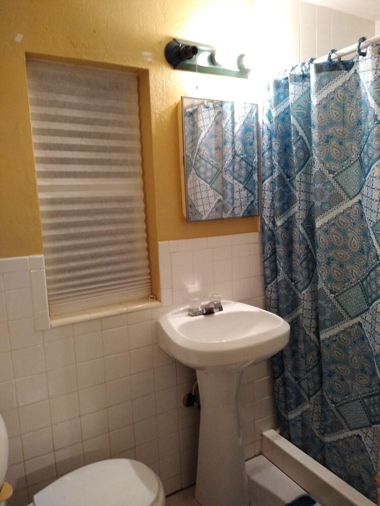 Swashbuckler Motel photo 25