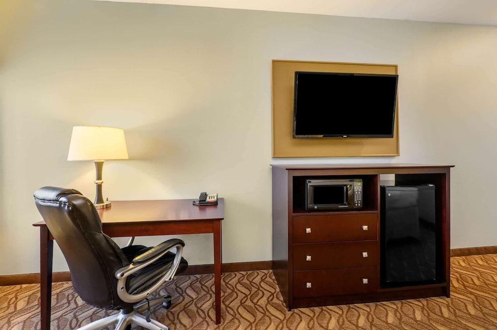 La Quinta Inn & Suites by Wyndham Longview North photo 12