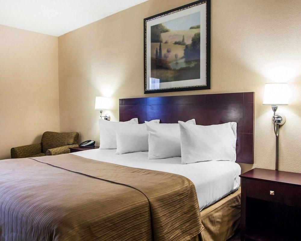 Quality Inn & Suites Peoria North photo 24