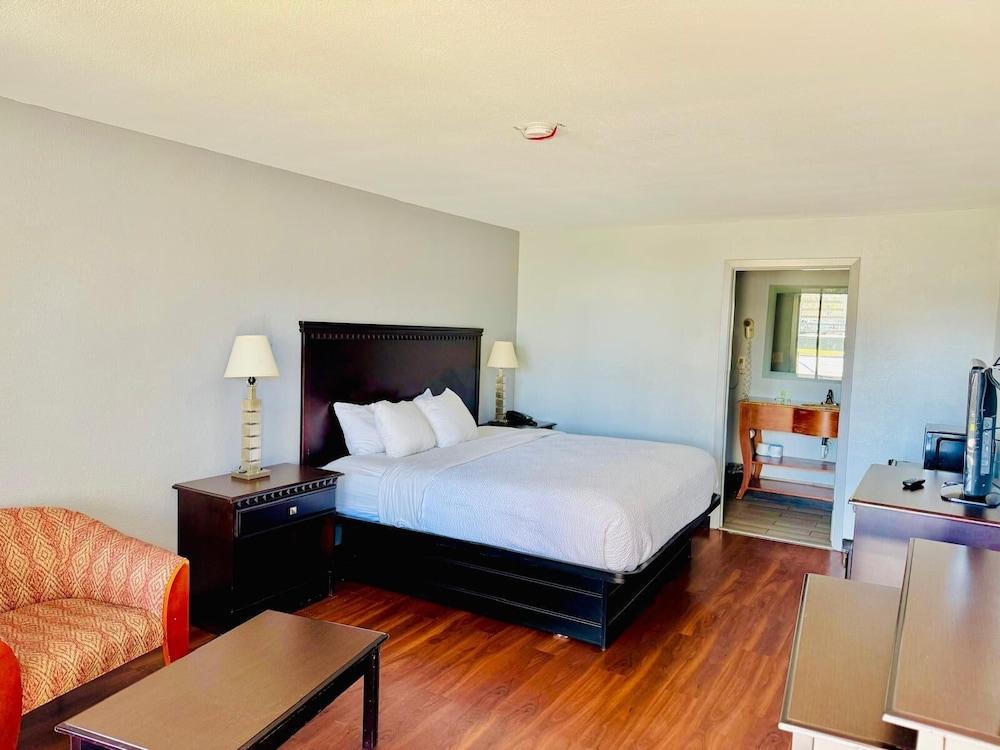 VIP INN AND SUITES photo 18