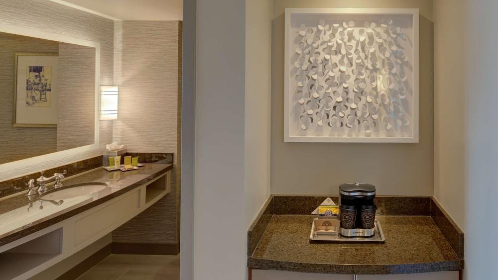 Hilton Virginia Beach Oceanfront photo 77