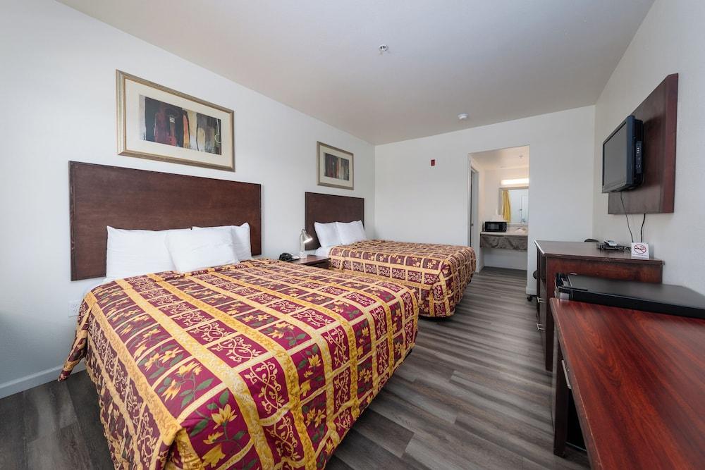 America Inn & Suites photo 16