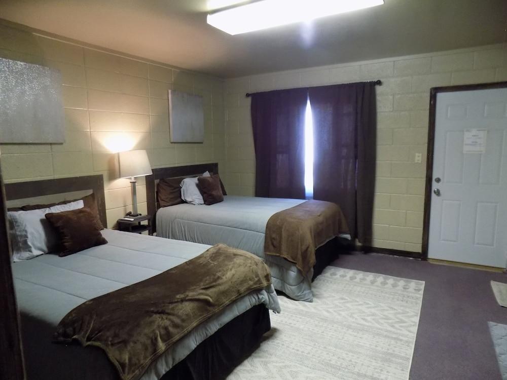 Dighton Inn photo 27