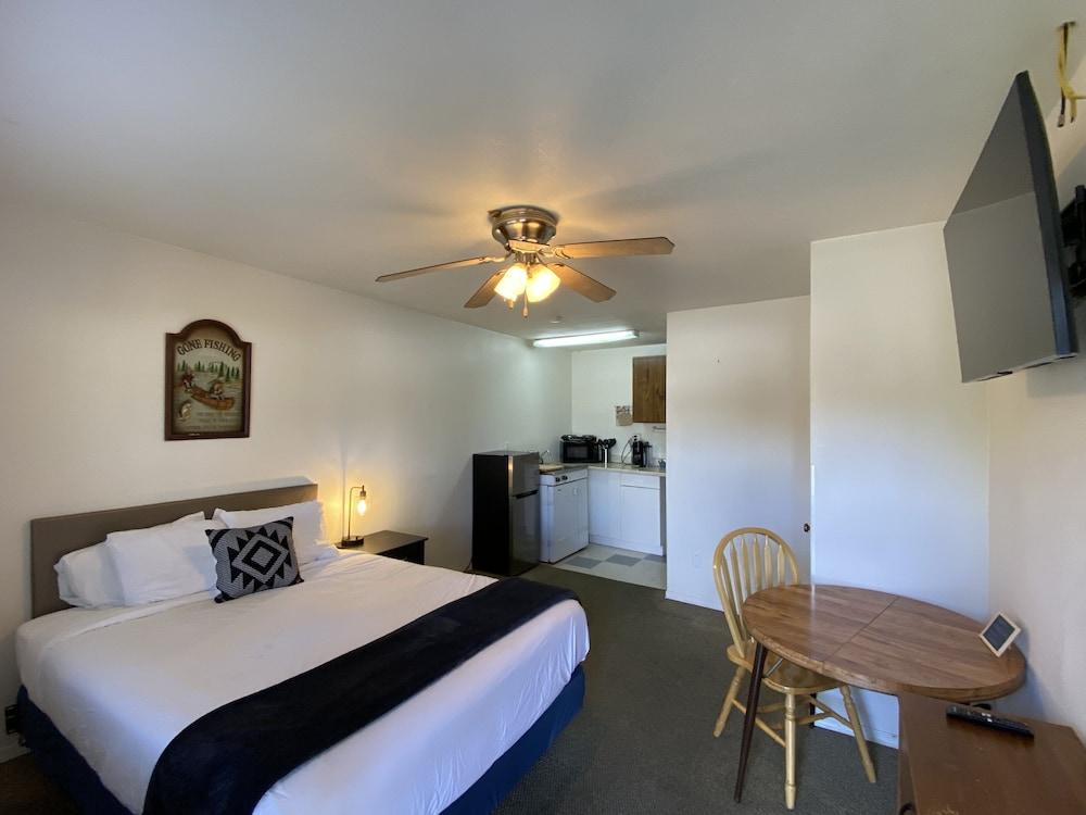 Columbia Point Resort photo 69