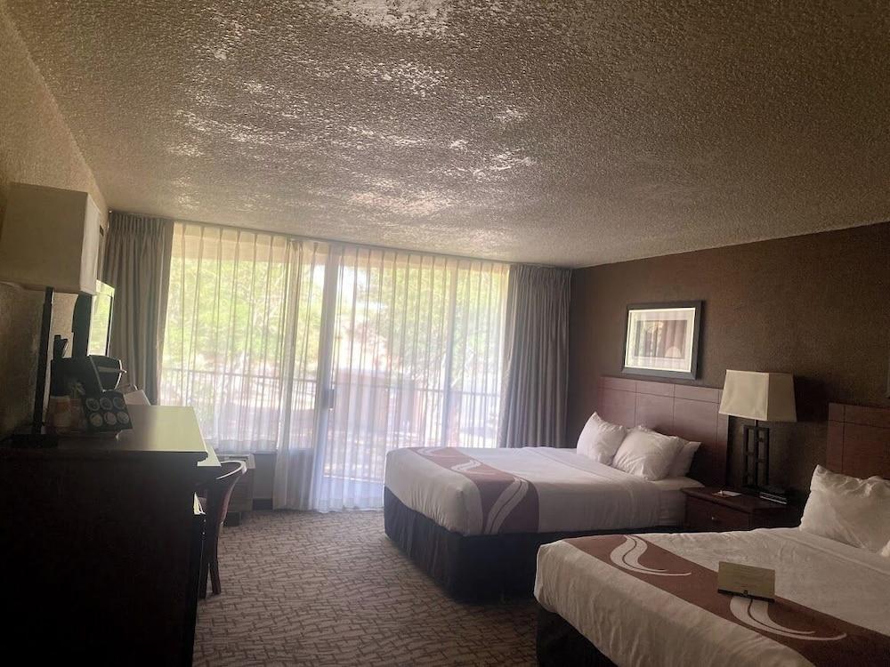 Scenic View Inn - Page AZ photo 1