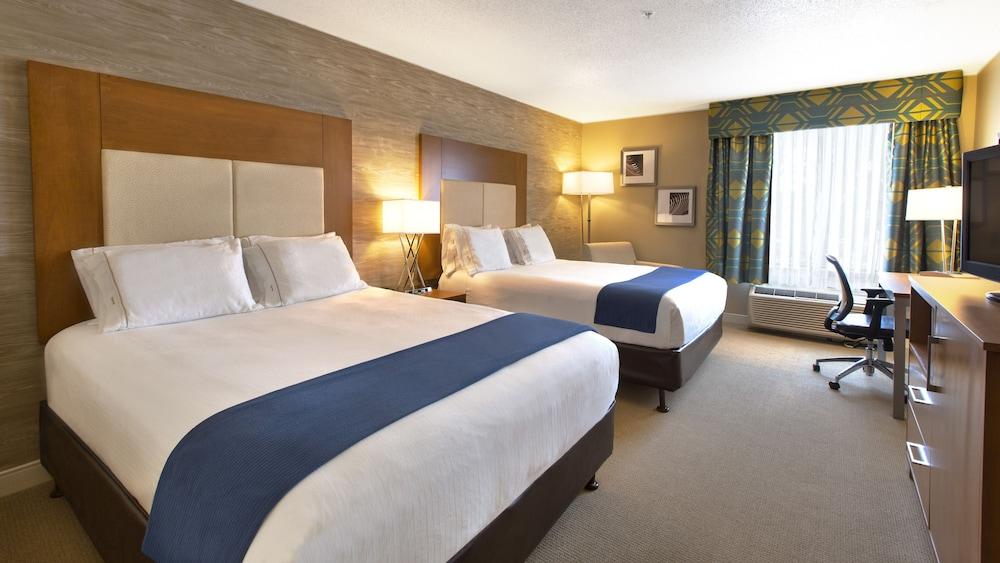 Holiday Inn & Suites Spring- The Woodlands Area by IHG photo 12