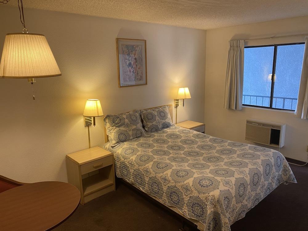 Circle Inn Motel photo 16