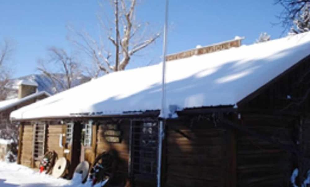 Blue Spruce Inn photo 8