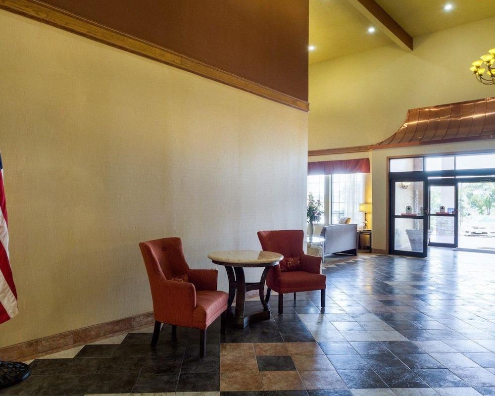 Comfort Inn & Suites Burnet photo 2