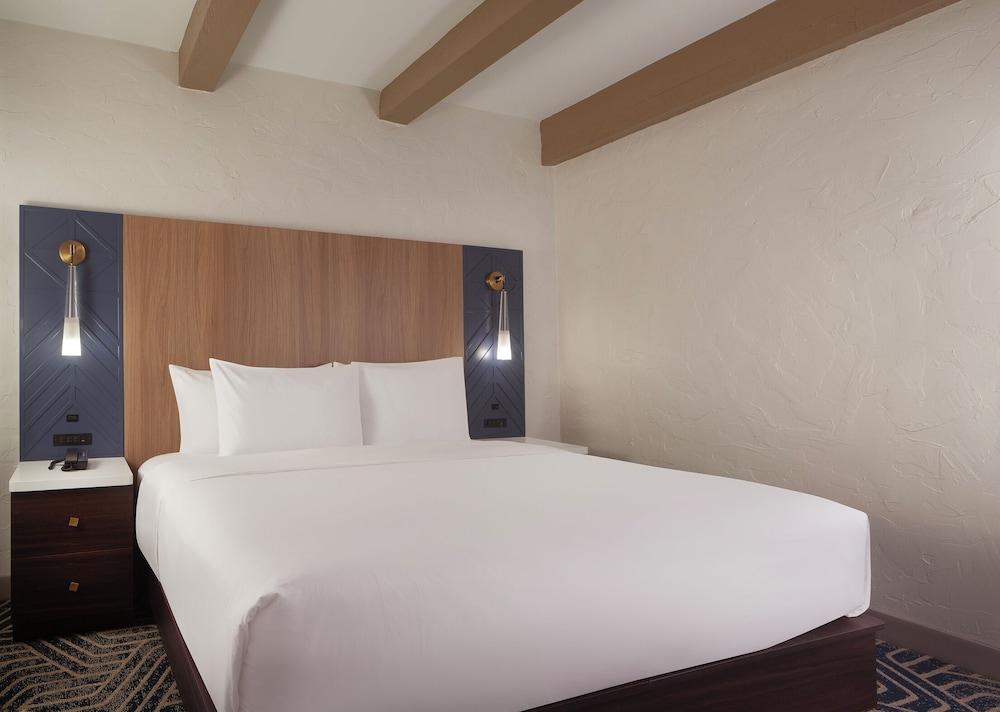 Hotel Royer Urbana Champaign, Tapestry Collection by Hilton photo 33