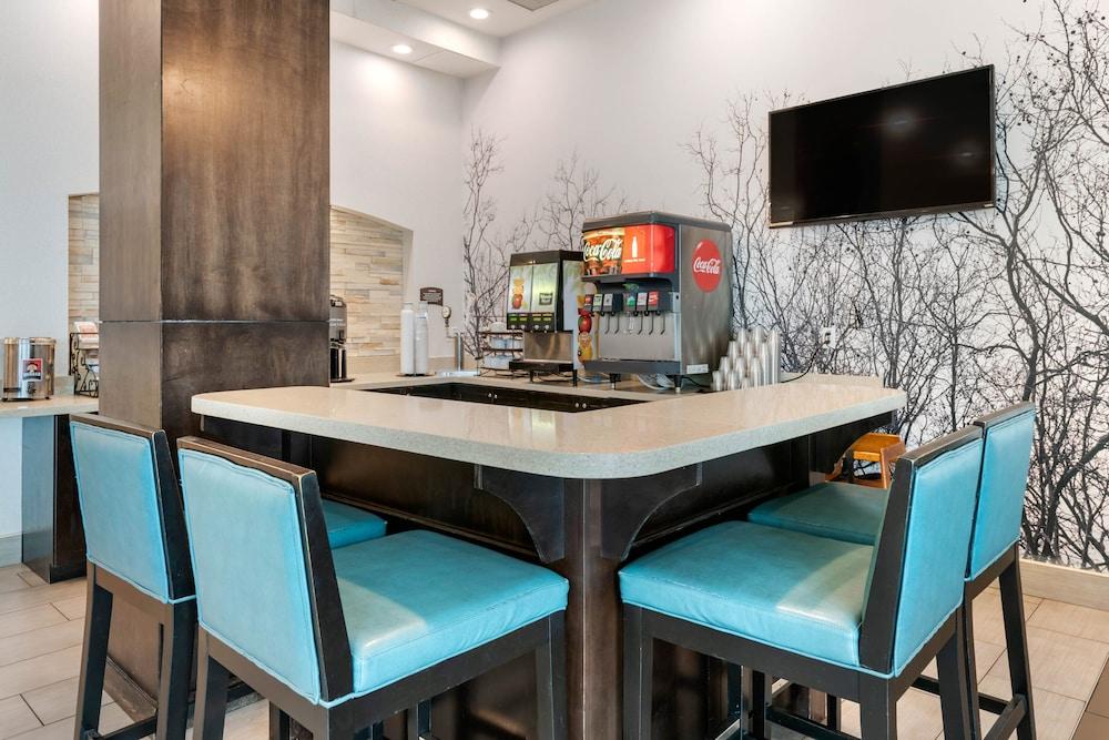 Staybridge Suites St. Petersburg Downtown by IHG photo 57