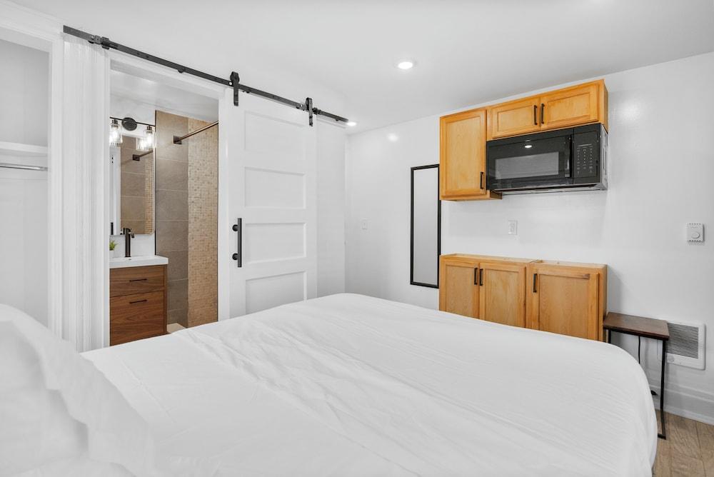 Extended Stay Comfy Suites LL photo 14