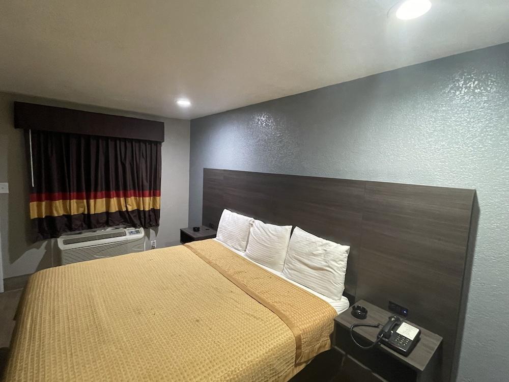 Southmore Boulevard Motel photo 10