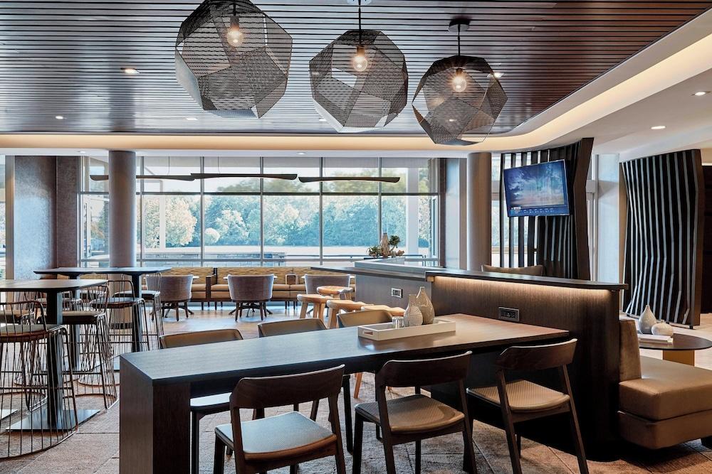 SpringHill Suites by Marriott Eau Claire photo 6