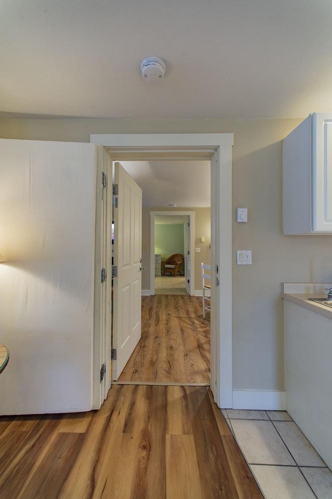 Edgewater Resort photo 61