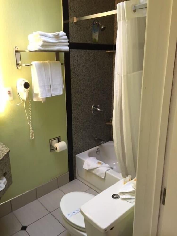 Days Inn by Wyndham San Francisco - Lombard photo 20
