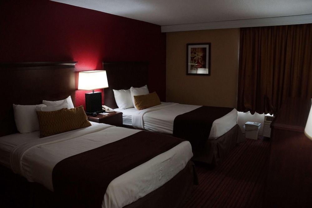Baymont by Wyndham Richmond KY photo 20