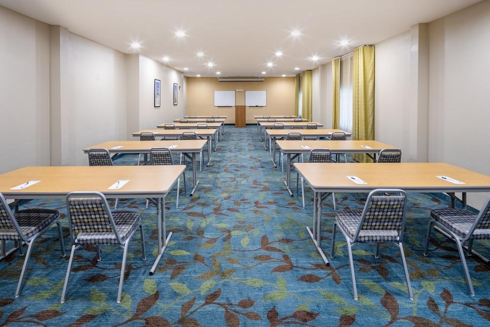 Candlewood Suites Windsor Locks Bradley Arpt by IHG photo 20