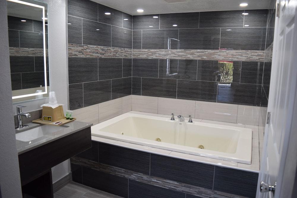 Budget Inn La Puente photo 48