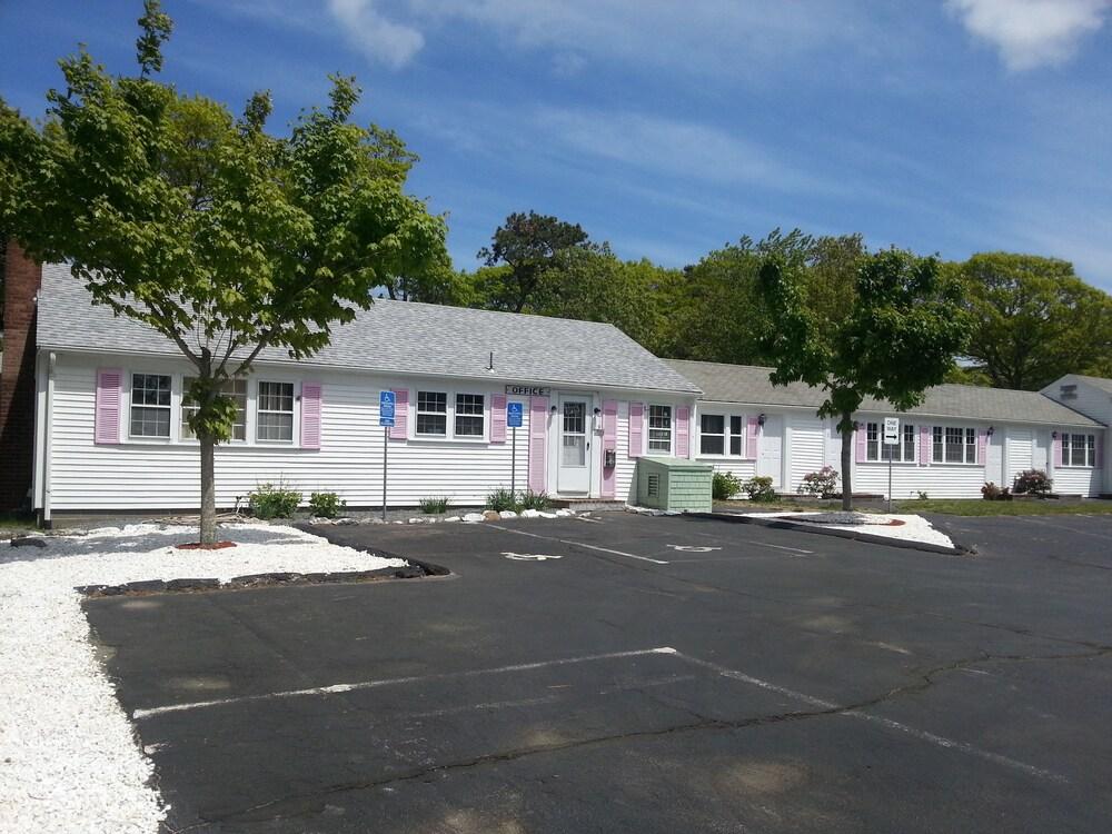 Bass River Motel photo 19