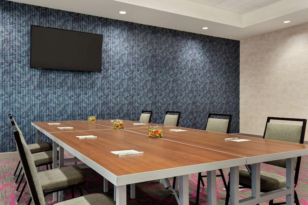 Home2 Suites by Hilton Colorado Springs South photo 2