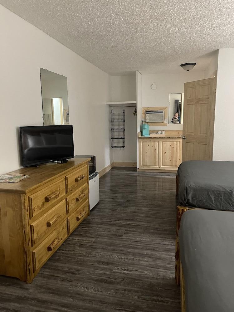 Kootenai Valley Motel photo 52
