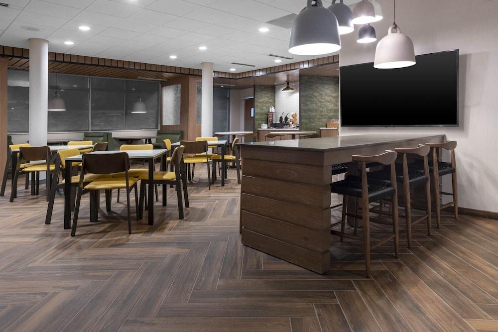 Fairfield Inn & Suites by Marriott Dallas DFW Airport North/ Irving photo 24