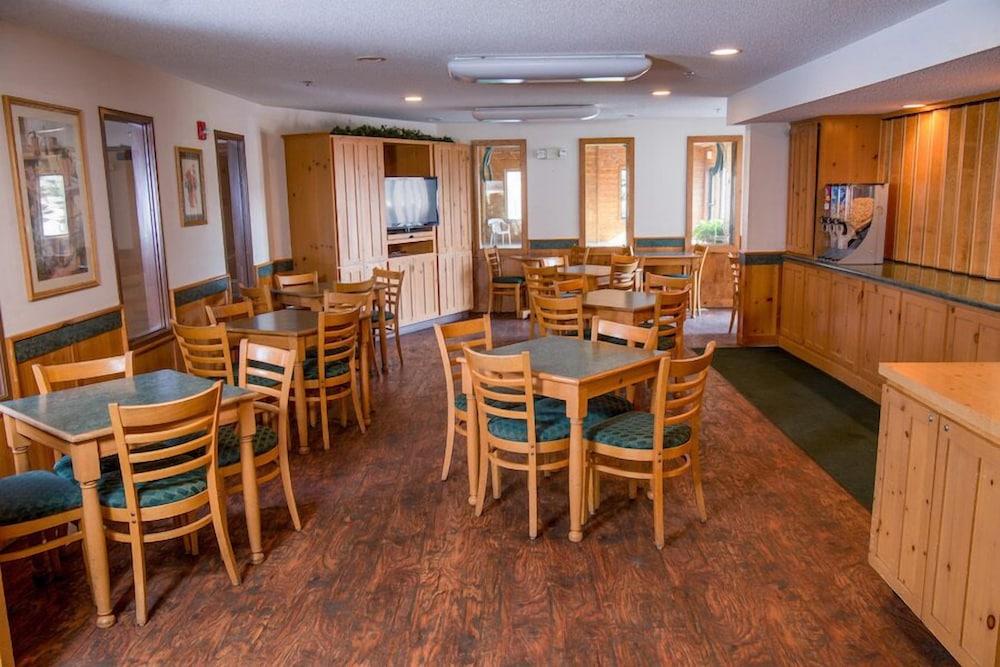 Summerset Hotel & Suites photo 25