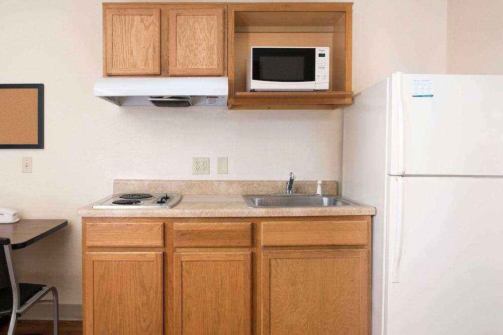 WoodSpring Suites Memphis East I-40 photo 11