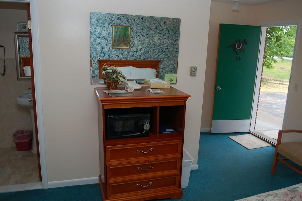 Sara Glen Motel photo 17
