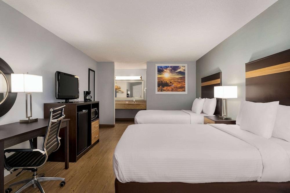 Days Inn by Wyndham Anderson photo 7