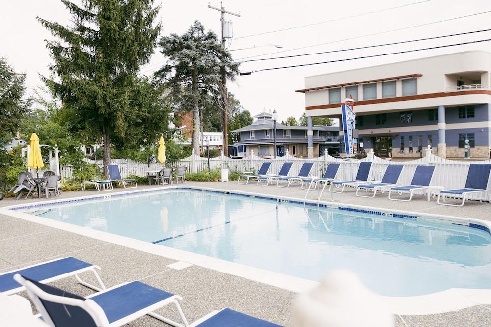 Admiral Motel photo 33