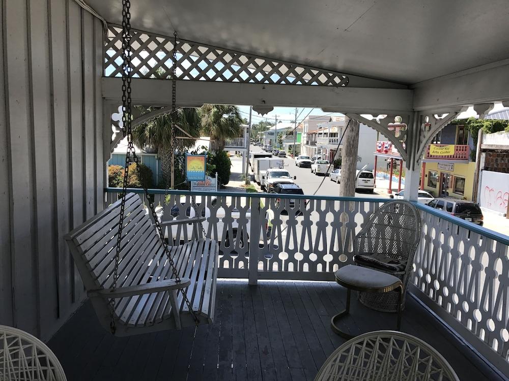 Cedar Inn photo 5