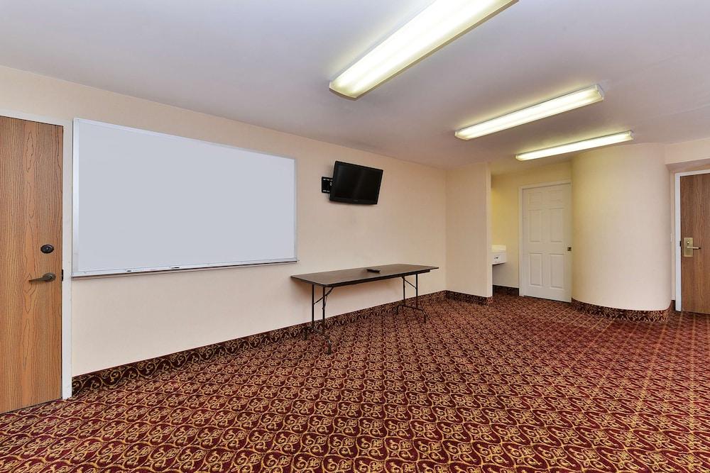 Americas Best Value Inn & Suites Morrow Atlanta photo 18
