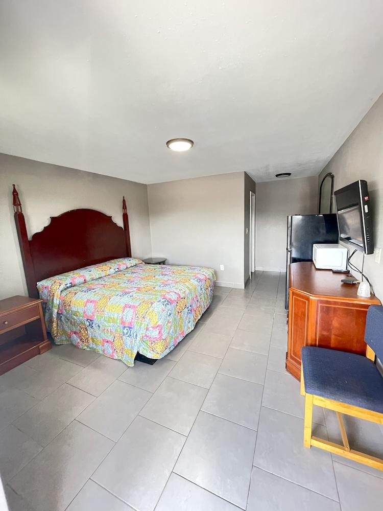 Westerner Motel photo 15