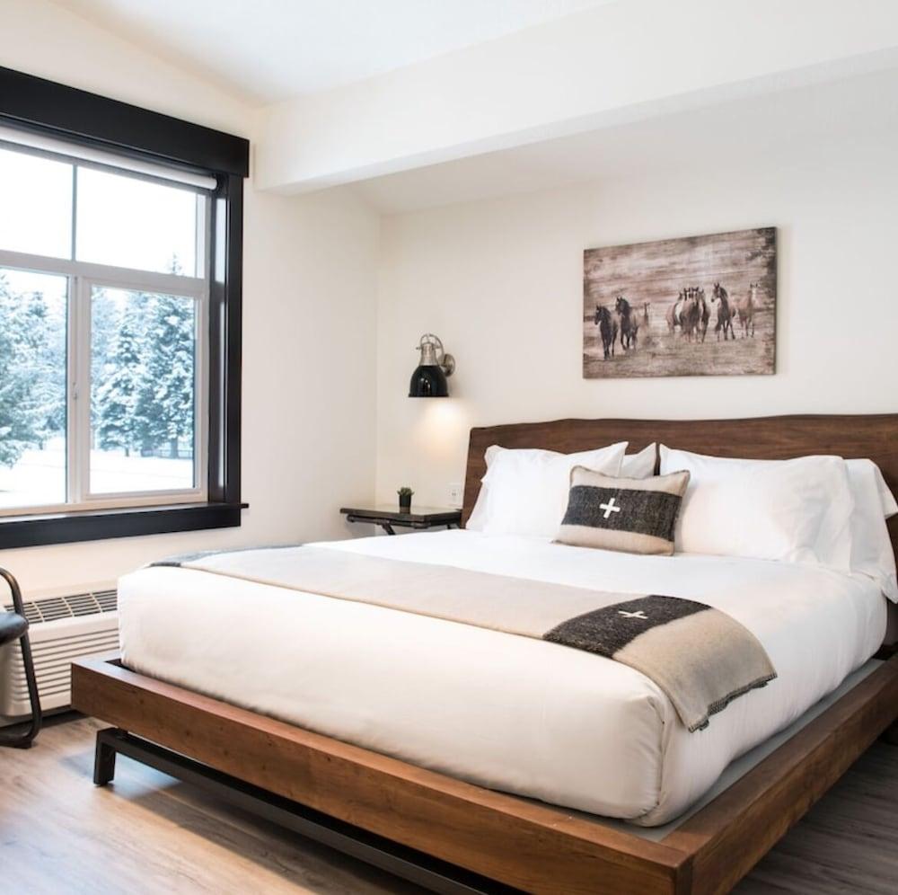 Compass Rose Lodge photo 16