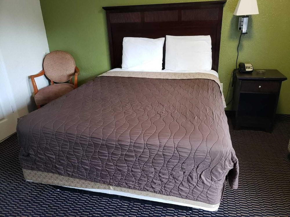Relax Inn photo 11