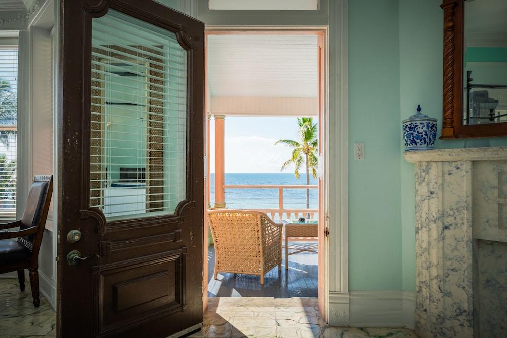 Southernmost House photo 33