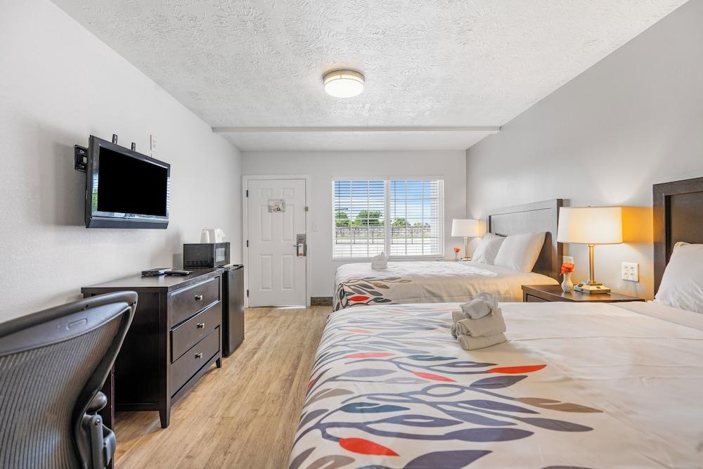 Budgetel Inn and Suite photo 7