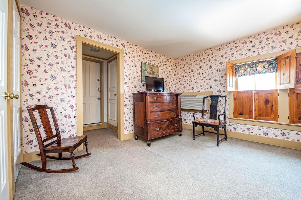 Wayside Inn photo 18
