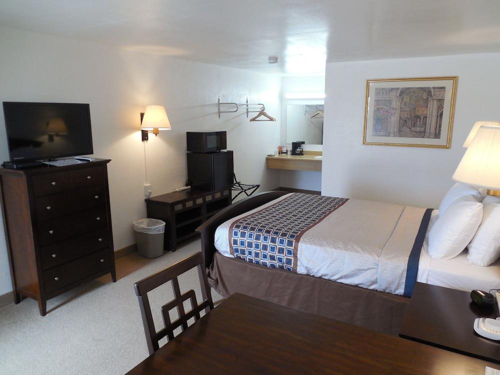 Motel 70 photo 39