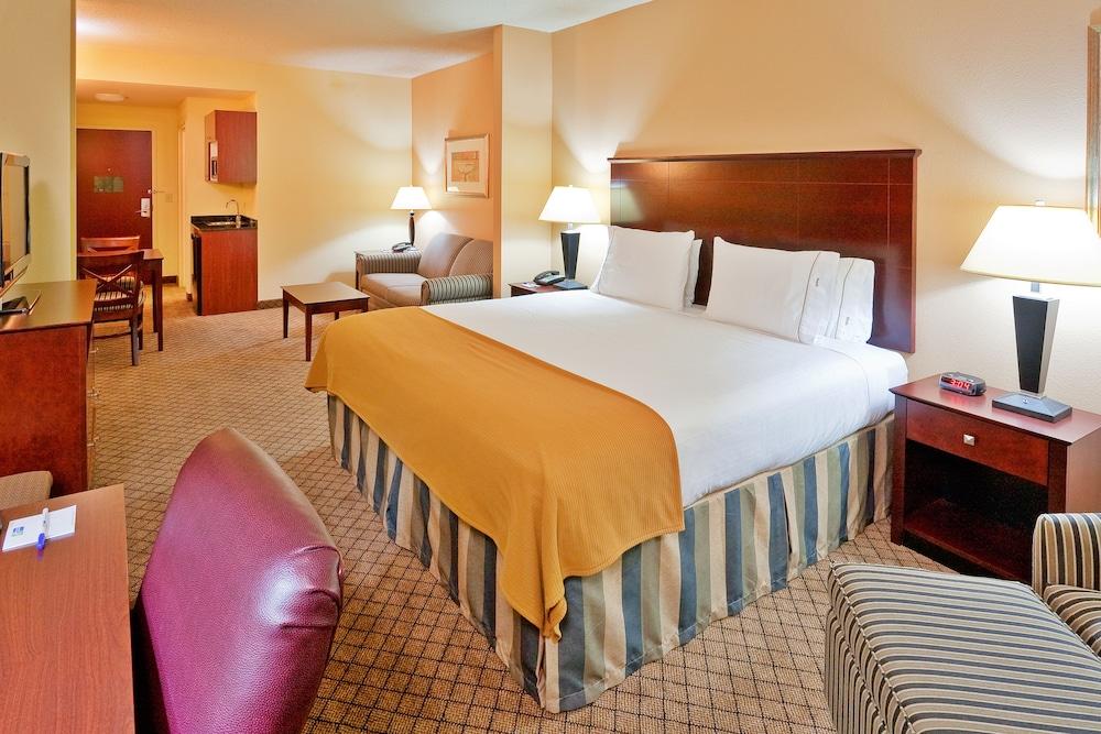 Holiday Inn Express & Suites Millington by IHG photo 2